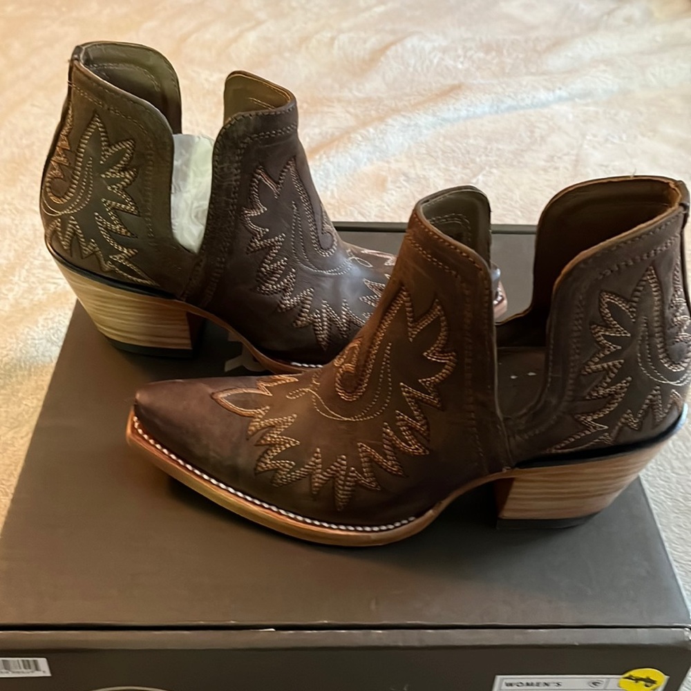 Ariat Womens Booties